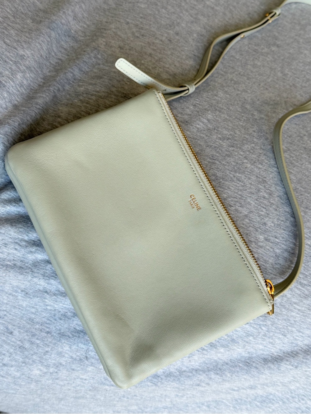 CELINE Trio Shoulder Bag
Leather Light Green Gold